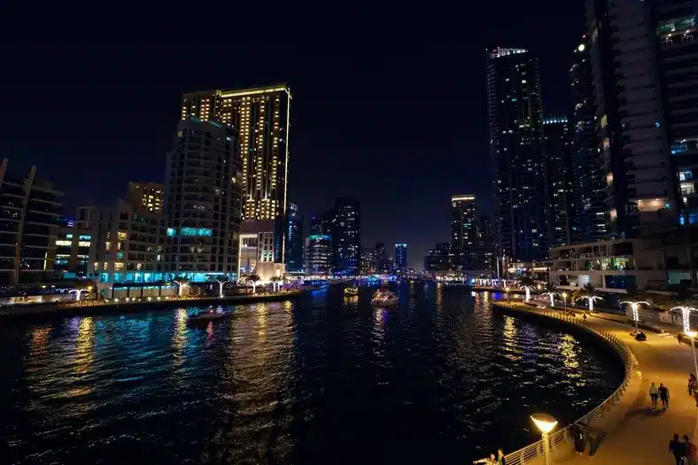 Vue nocturne de Dubaï – Jebel Ali Free Zone