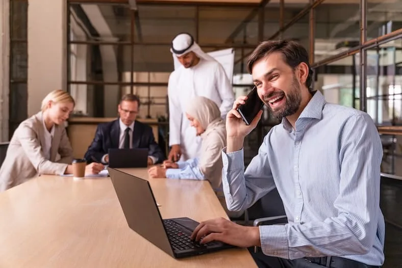 entreprendre a dubai sans anglais