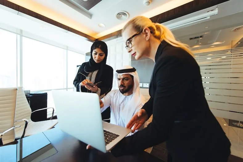 francophone travail a dubai