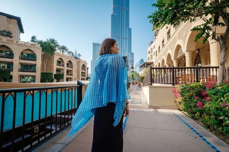 tenue femme expatrié a dubai