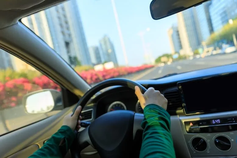 conduire à Dubaï - codes de la route