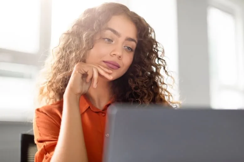 licence commerciale Dubaï - freezone mainland ou freelance