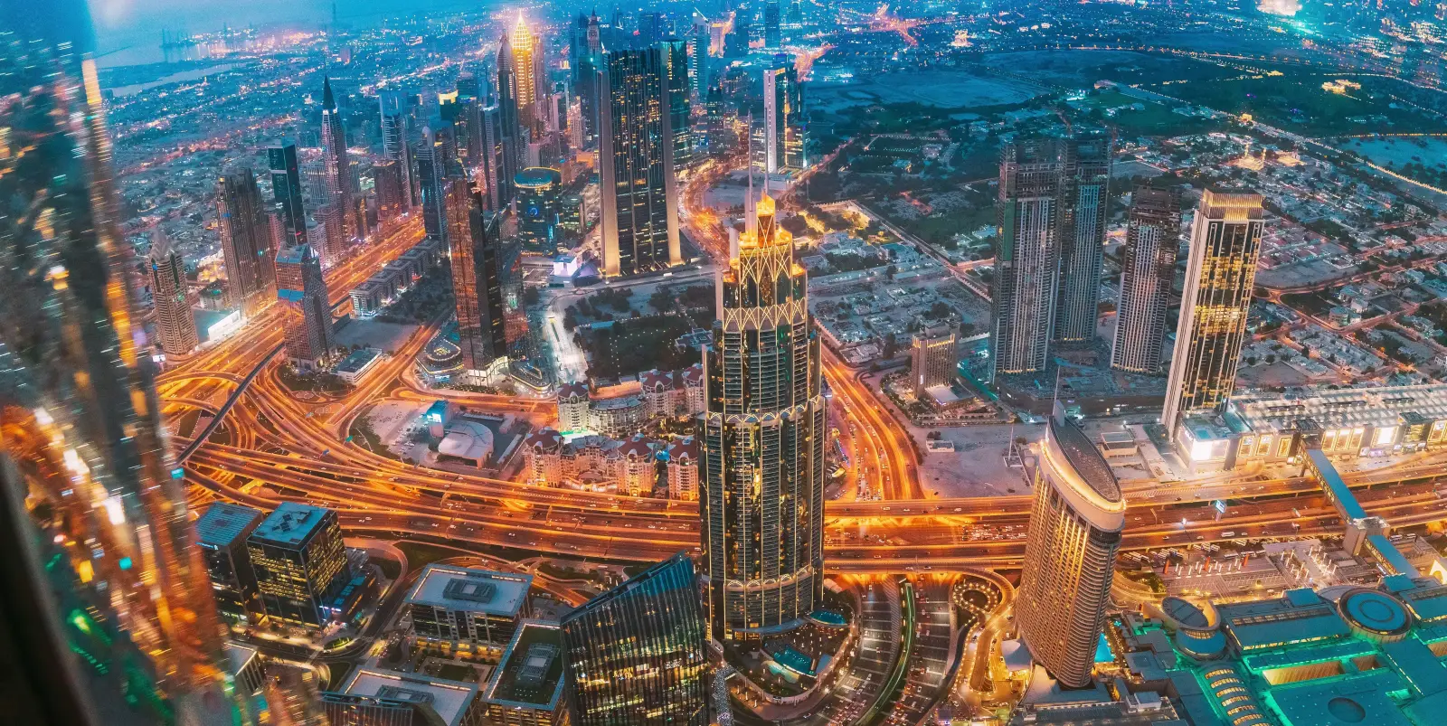 Plateforme cargo et bâtiments tertiaires — Dubai Airport Free Zone