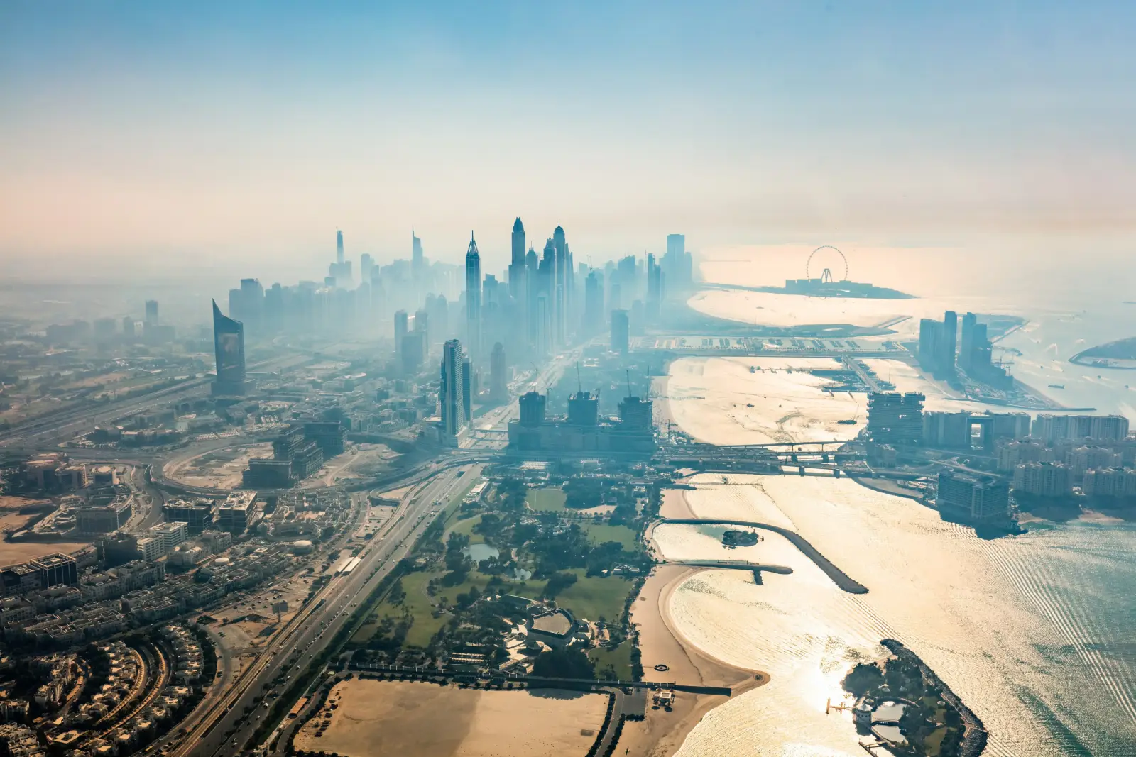 Vue aérienne du cluster de tours de DMCC à Jumeirah Lakes Towers (JLT), Dubaï